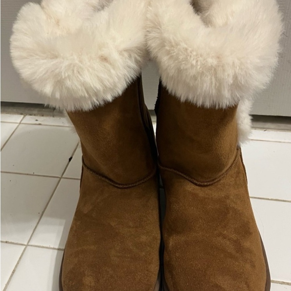 SO faux fur boots